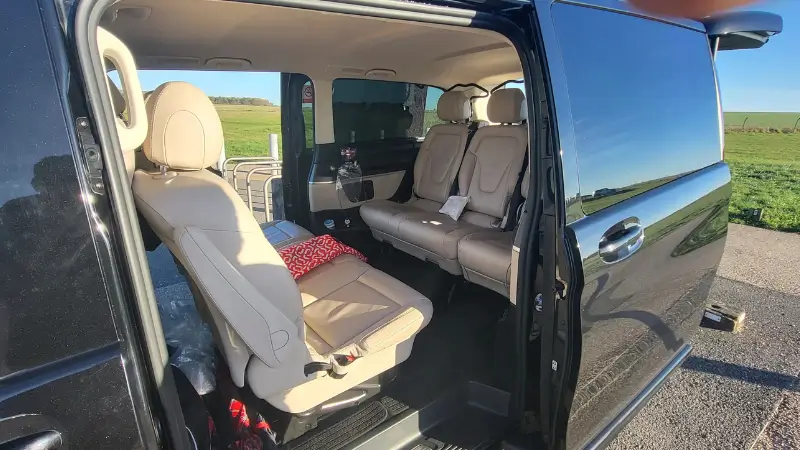 Inside-of-V-Class