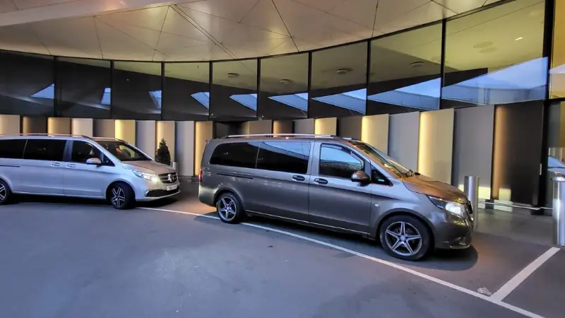 Minibus-in-the-Luxury-Hotel